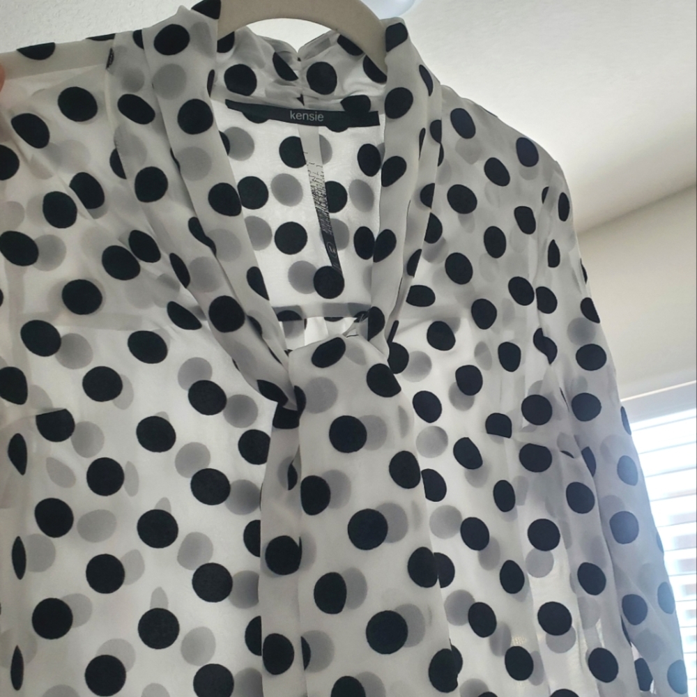 Kensie Semi-sheer Flocked Polka Dot Tie Neck Blouse Top 3/4 Sleeve Relaxed Fit - Picture 4 of 14